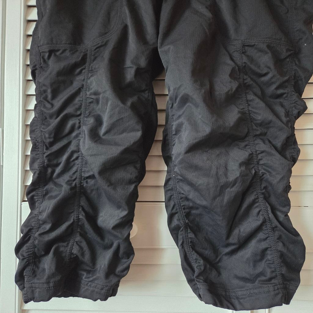 North Face Nylon cinched up soft pants - Picture 3 of 10